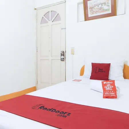 Reddoorz @ Malibu Room Bf International Las Pinas